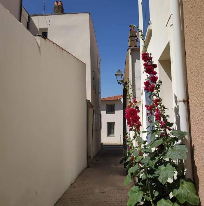 Les Sables-dʼOlonne Sunny Studio Terrasse, Hypercentre La Plage A 2 Pas ! מראה חיצוני תמונה